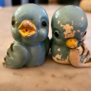 Very vintage salt and pepper shakers